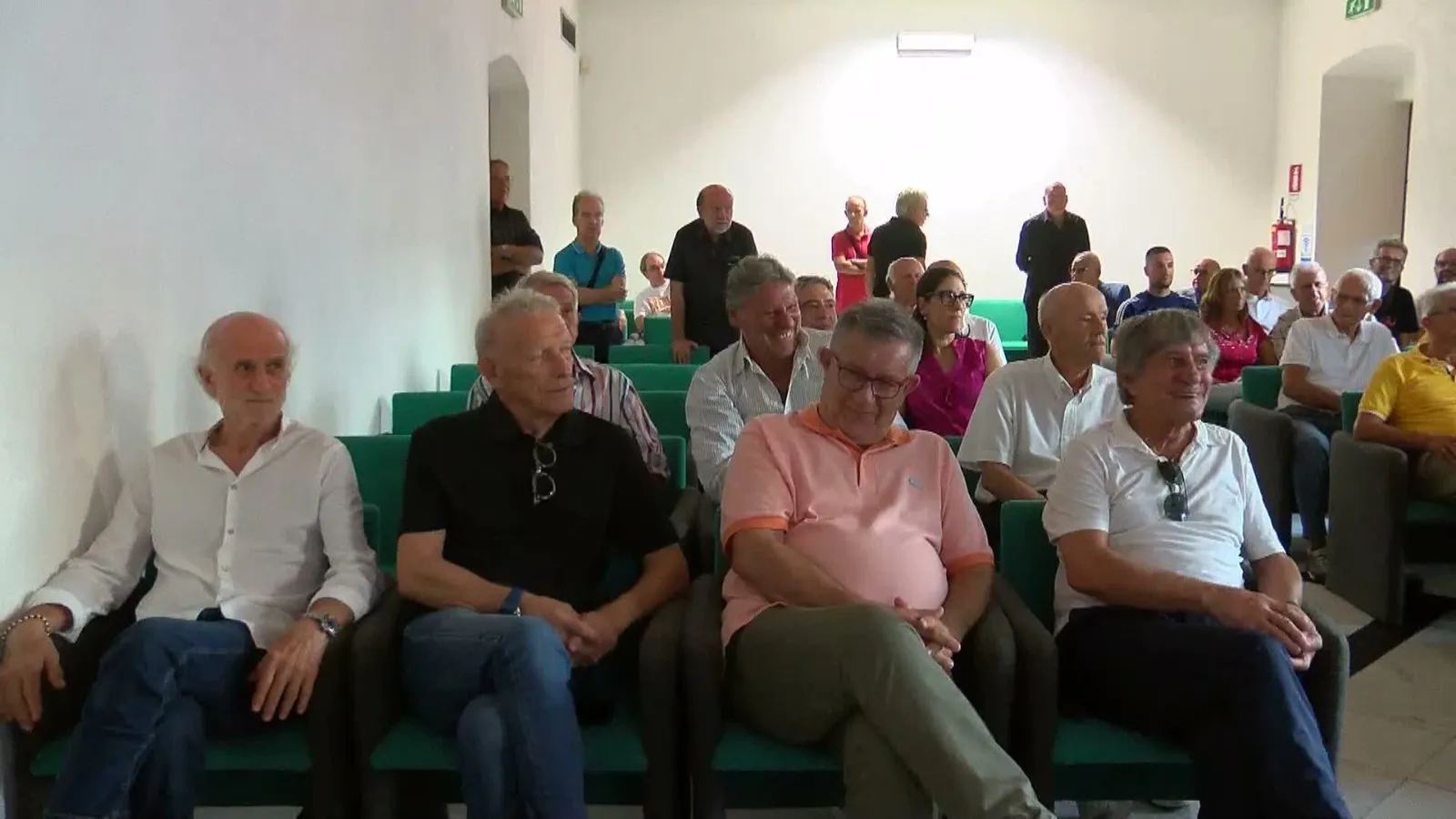 I partecipanti seduti nelle prime file della sala