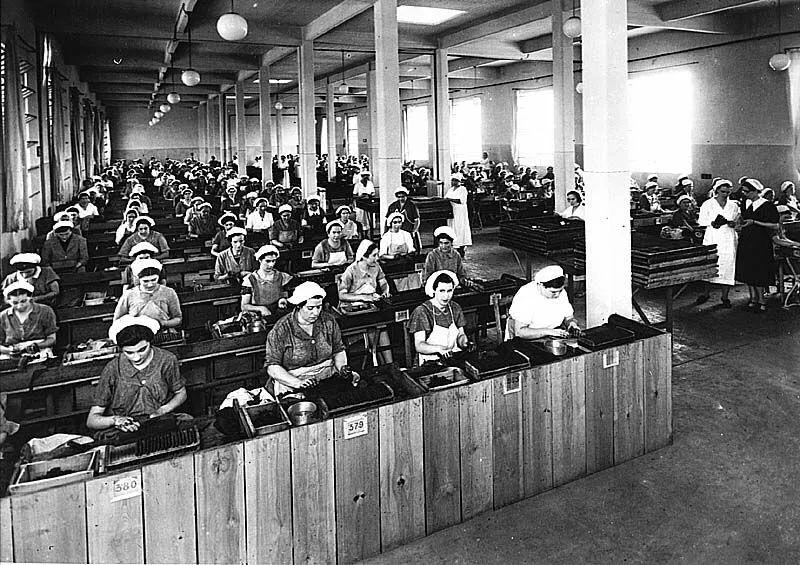 Lavoro, storia, digitale: le battaglie delle sigaraie e l’attualità